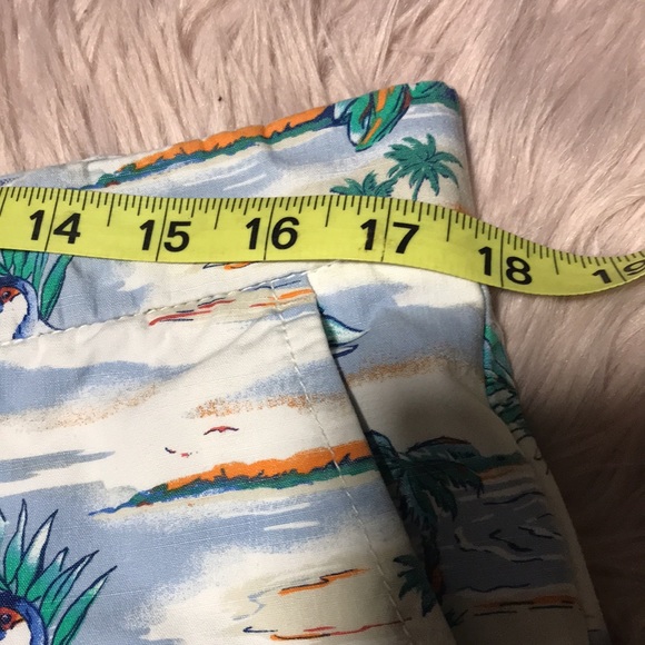 Tommy Hilfiger Tropical Vacation Shorts. Sz 35. - Picture 7 of 9